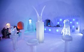 Snowman World Glass Resort